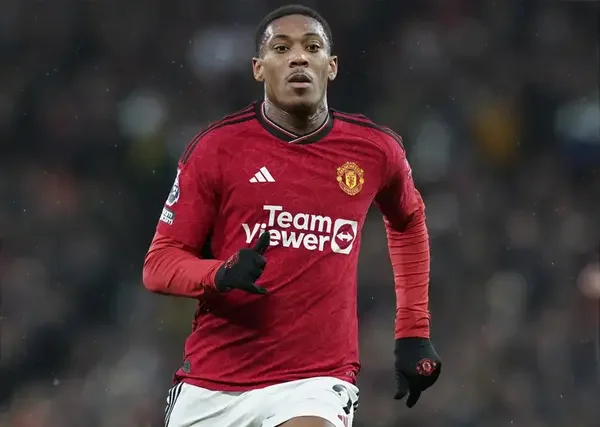 ‘Please No’ ‘Unpopular Opinion, He Could Be Really Good For Us’ Fans Discuss West Ham’s Interest In Man Utd Flop