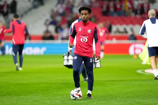 ‘No Surprise’ ‘If They Don’t Want To Play For The Shirt, Don’t Bother’ Fans React As West Ham End Pursuit Of England Ace