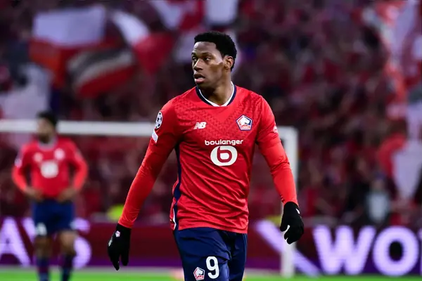ExWHUEmployee Claims Arsenal Are “Huge Admirers” Of 23 Goal Striker But West Ham Are “Wooing” His Agent