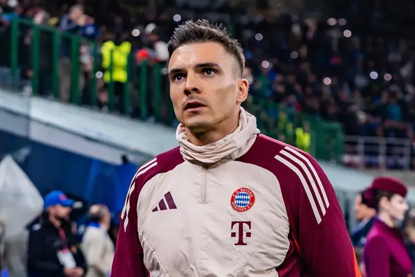 ‘Better Than Alvarez’ ‘Another OAP’ Fans Issue Verdict As West Ham Enquire About Signing £47M Midfielder