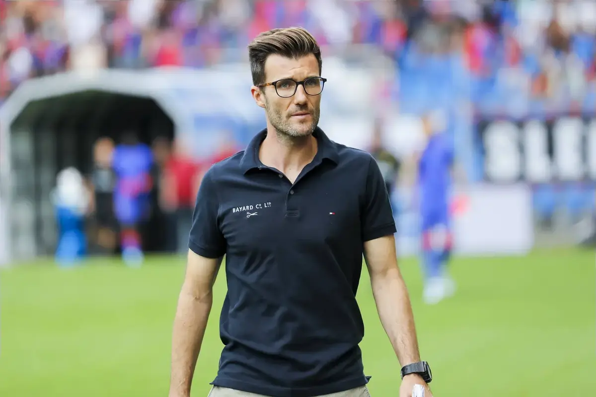 Former Switzerland International Named As Shock Contender For West Ham Job