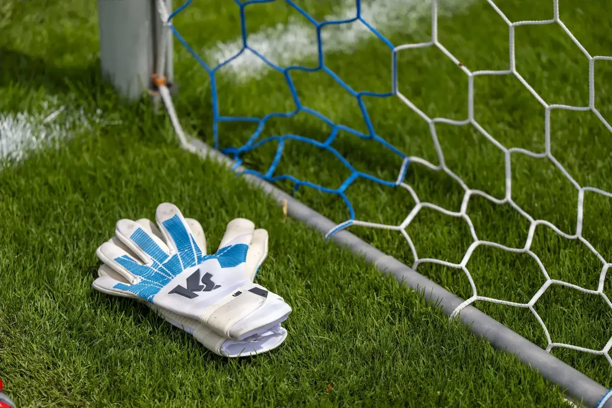 The 5 Worst Goalkeepers In The Premier League This Season (Based On Save %) – Number 2 Will Surprise You!