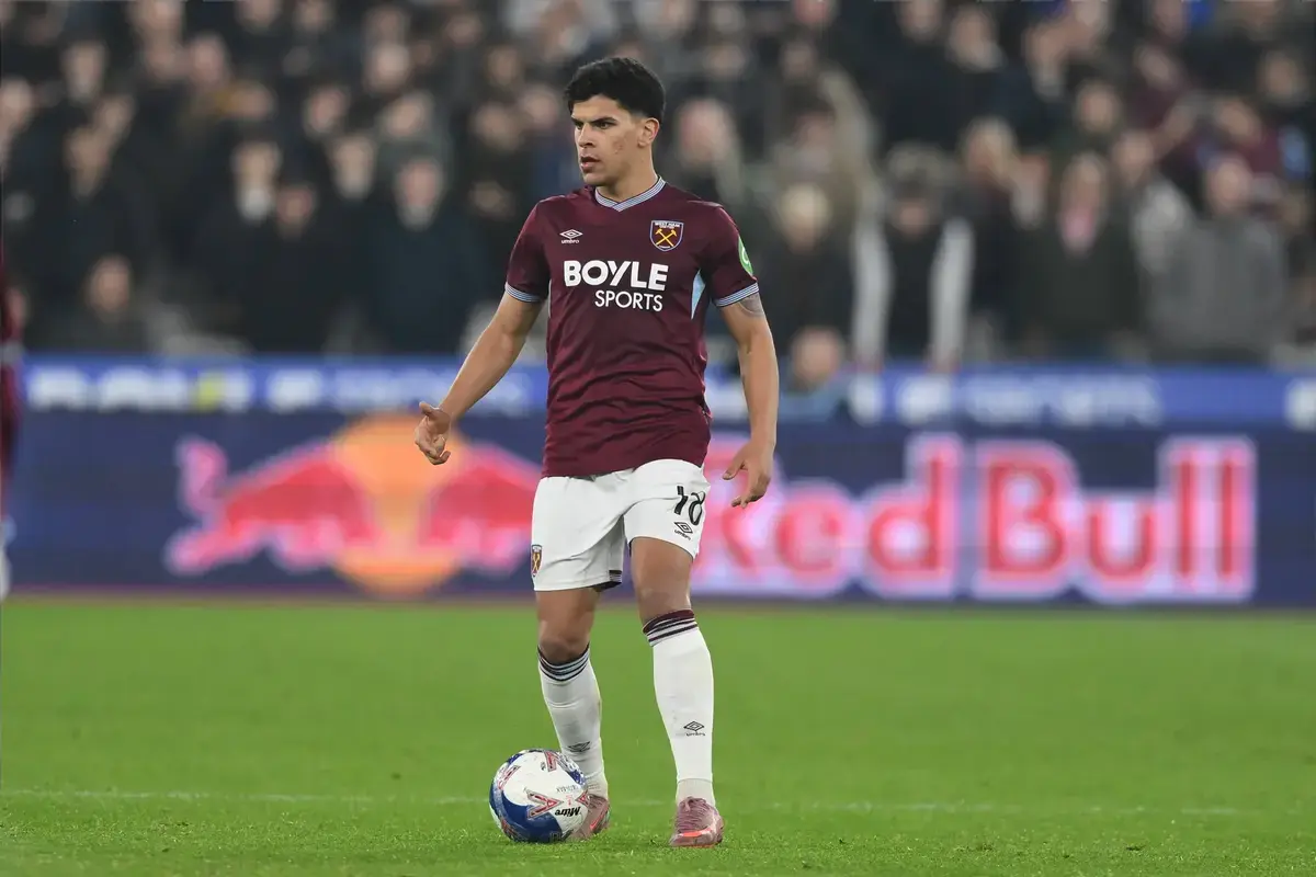 West Ham Will Find It “Tough To Keep” £42M Midfielder Amid Man United “Conversations”