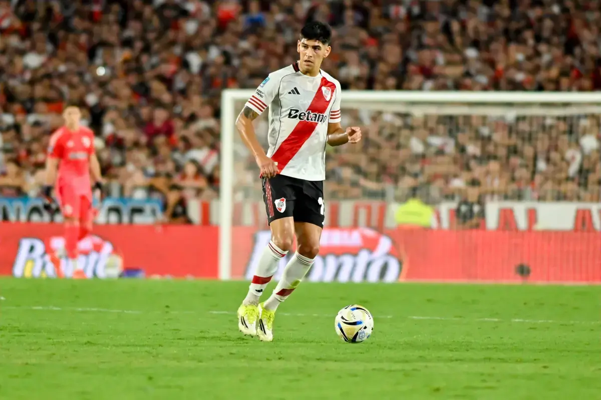 Club ‘Expects To Receive Offers’ As West Ham Eye Move For Argentinian International