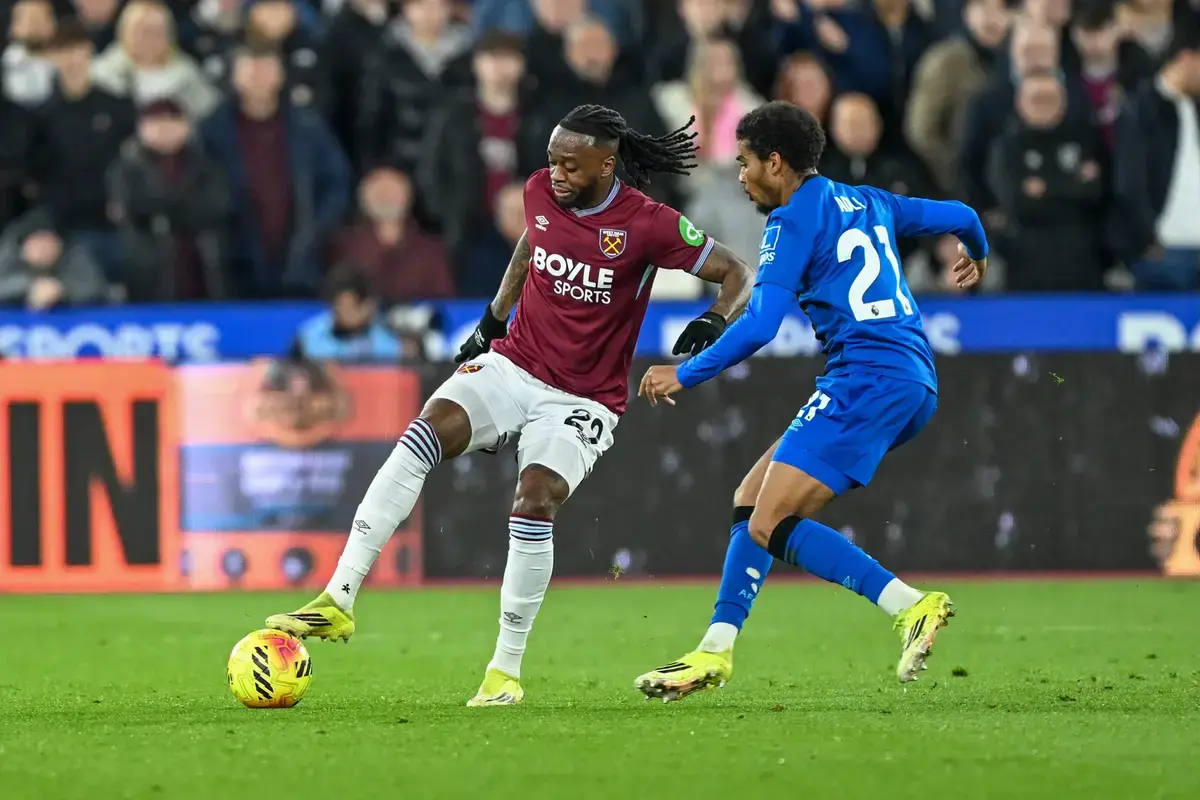 ExWHUEmployee Names The FOUR Teams Who Are Now Competing For West Ham Player’s Signature